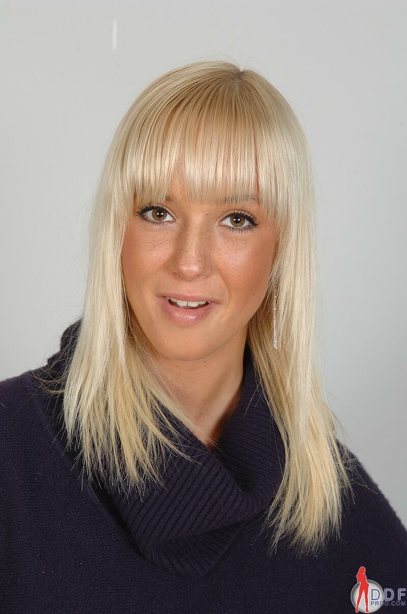 Альбина, 25